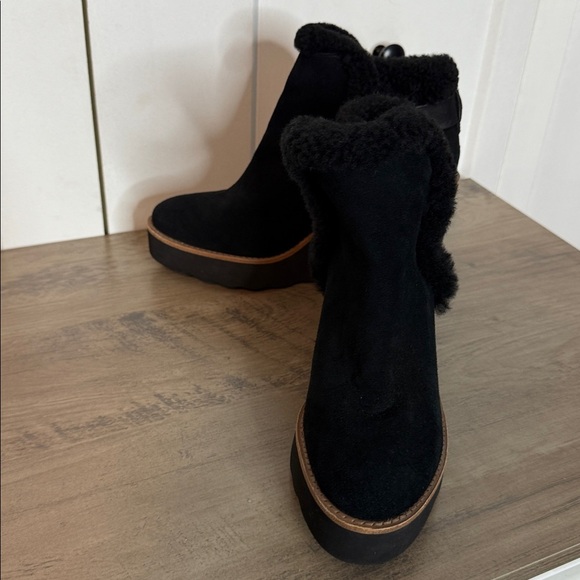 Coach | Kingston Black Shearling Leather Wedge Ankle Boots - 7.5 like new - Picture 7 of 9
